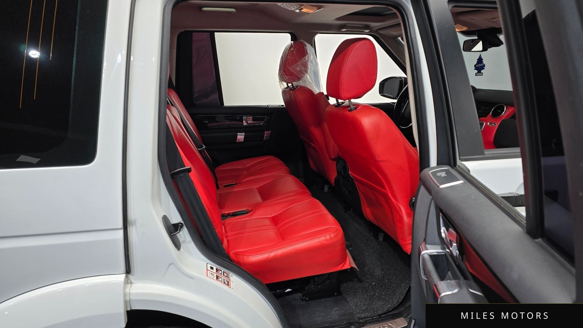 Land Rover Discovery 2015 — миниатюра 12
