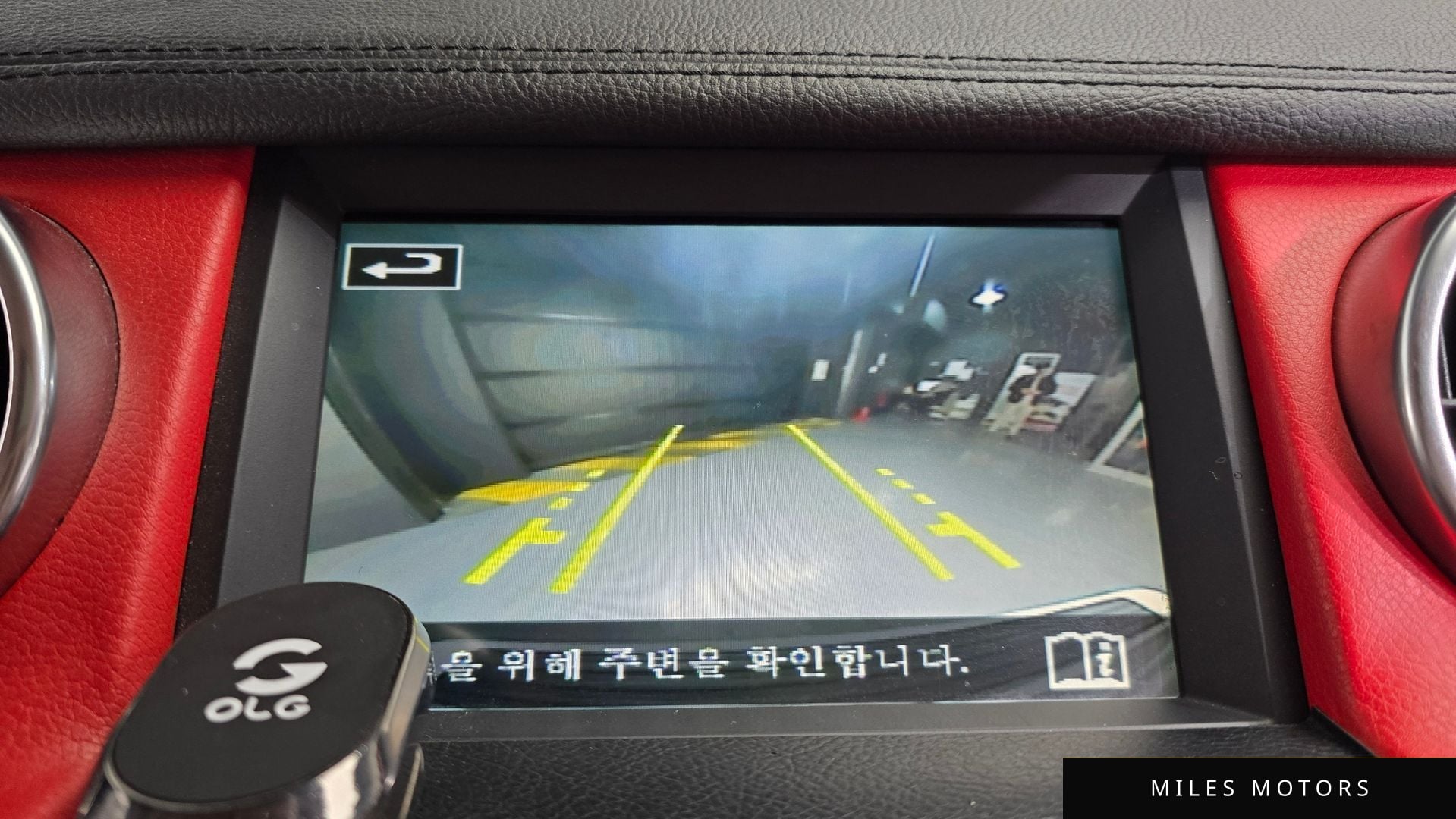 Land Rover Discovery 2015 — миниатюра 15