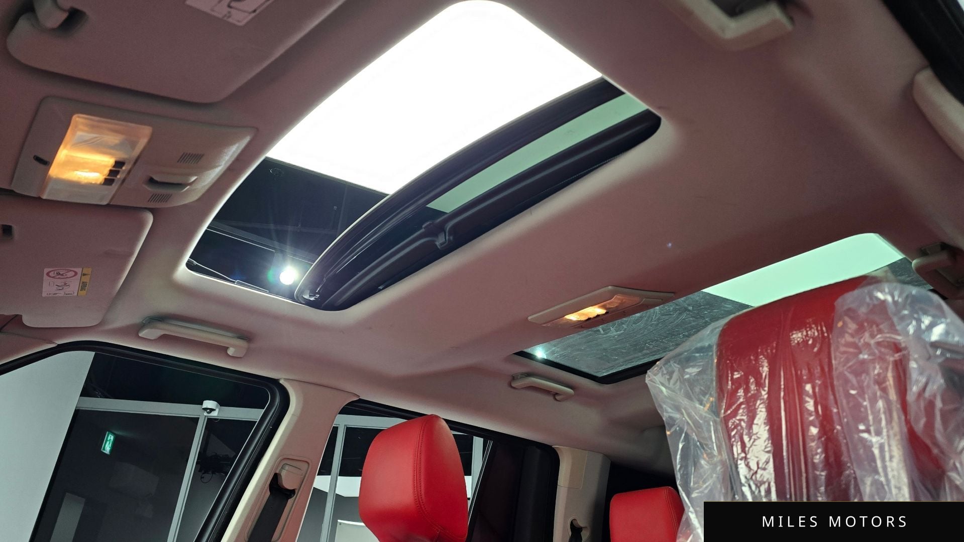 Land Rover Discovery 2015 — миниатюра 19