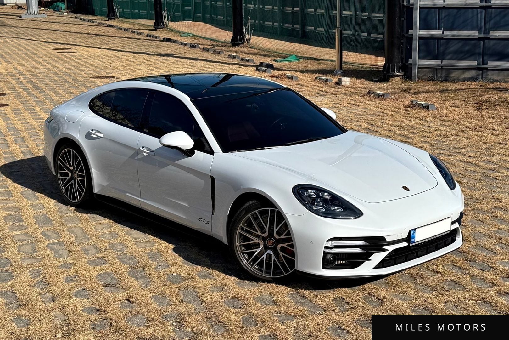 Porsche Panamera 2022 — миниатюра 2