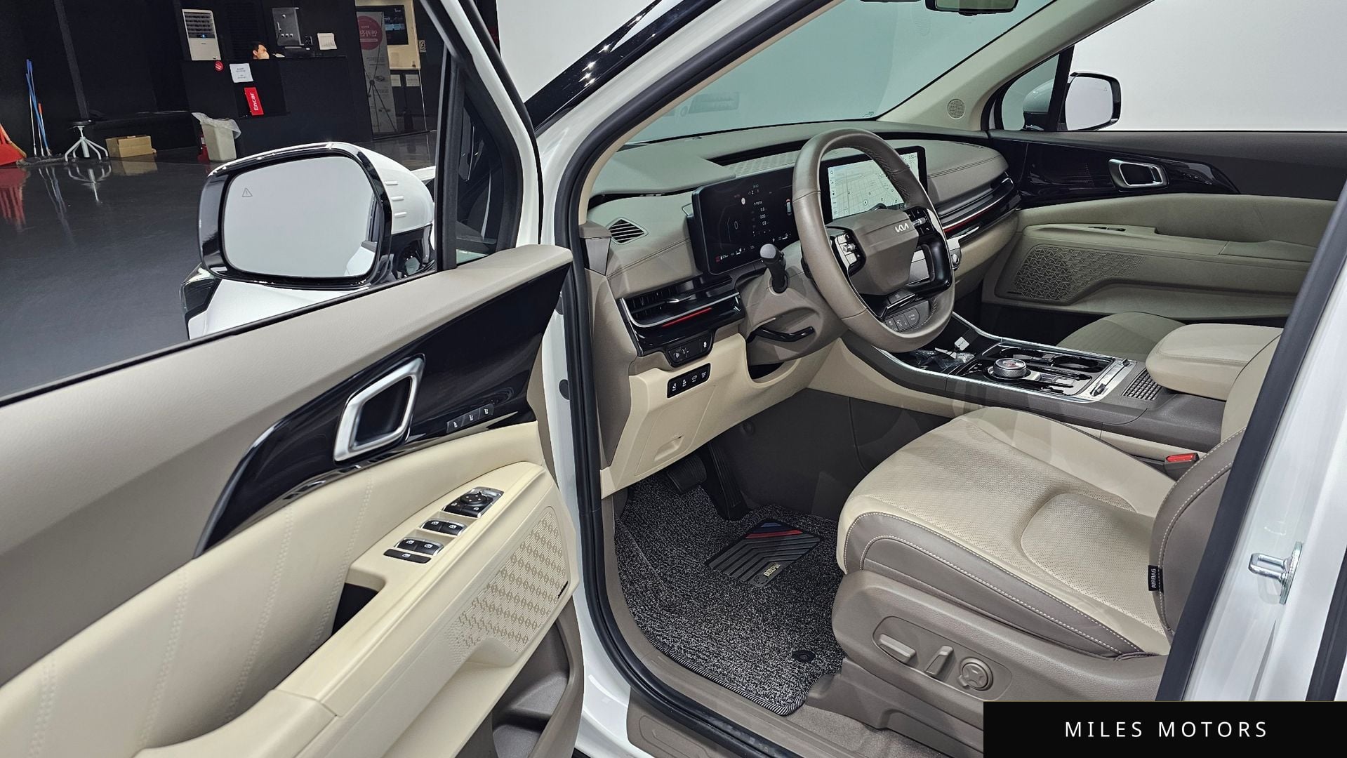 Kia Canival 2025 — миниатюра 10