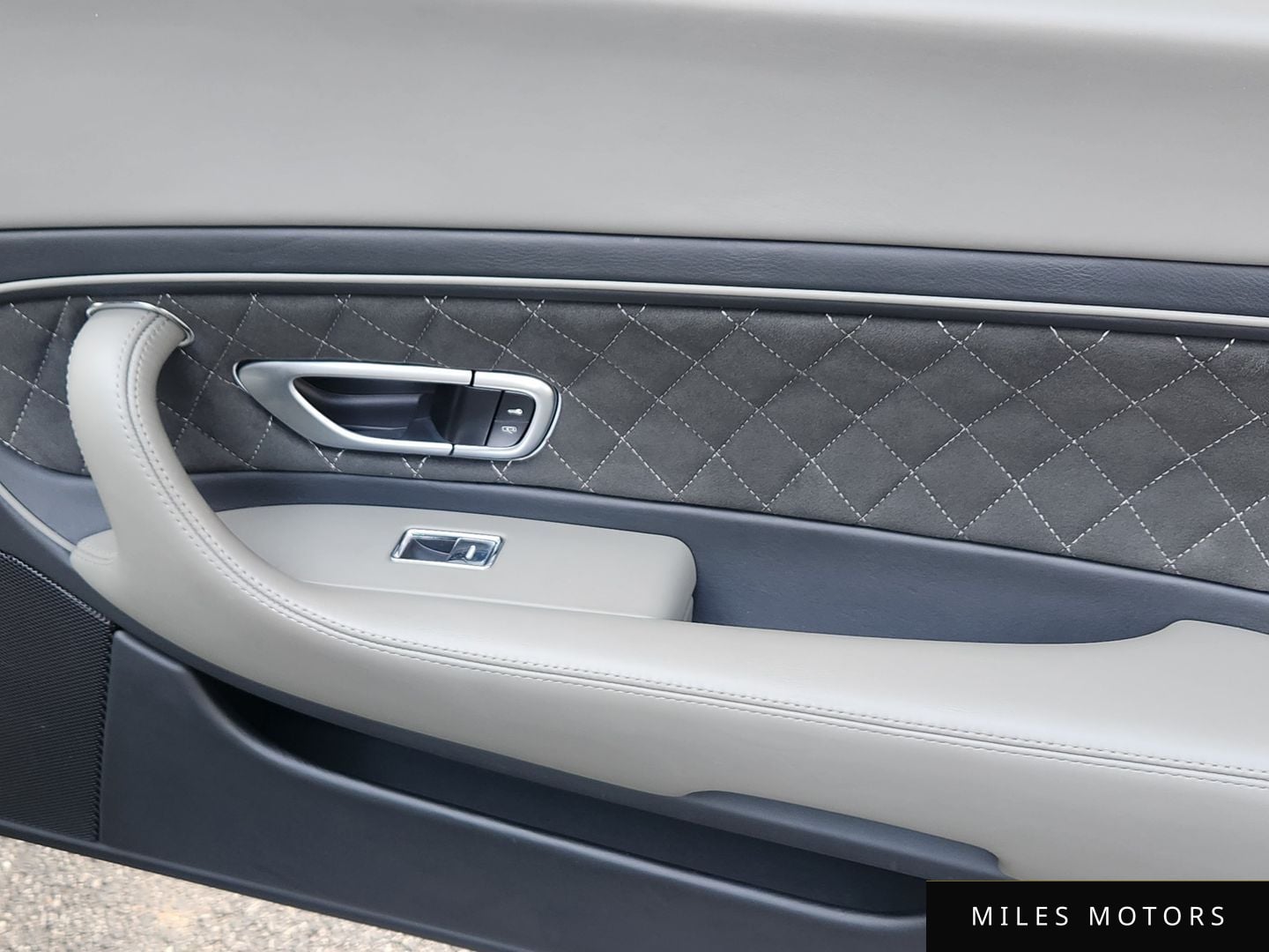 Bentley 컨티넨탈 GT 2010 — миниатюра 11