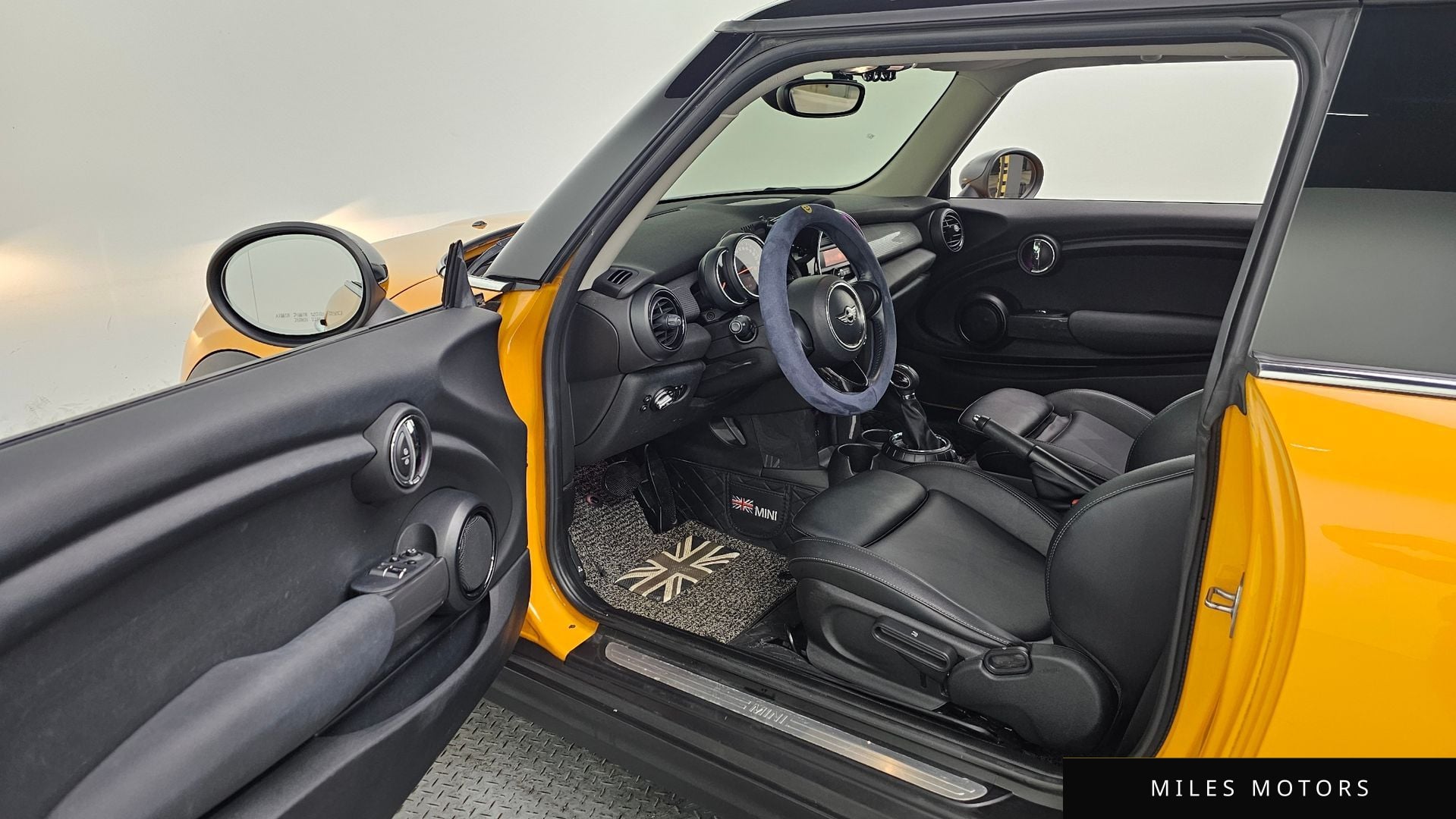 MINI Cooper 2017 — миниатюра 10