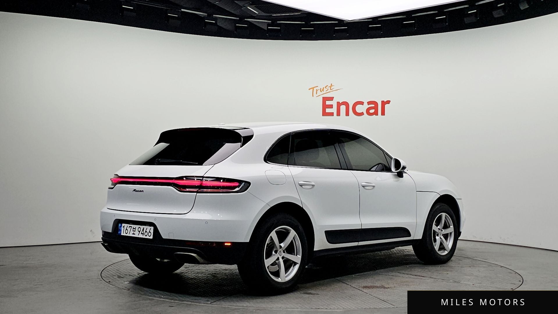 Porsche Macan 2020 — миниатюра 2