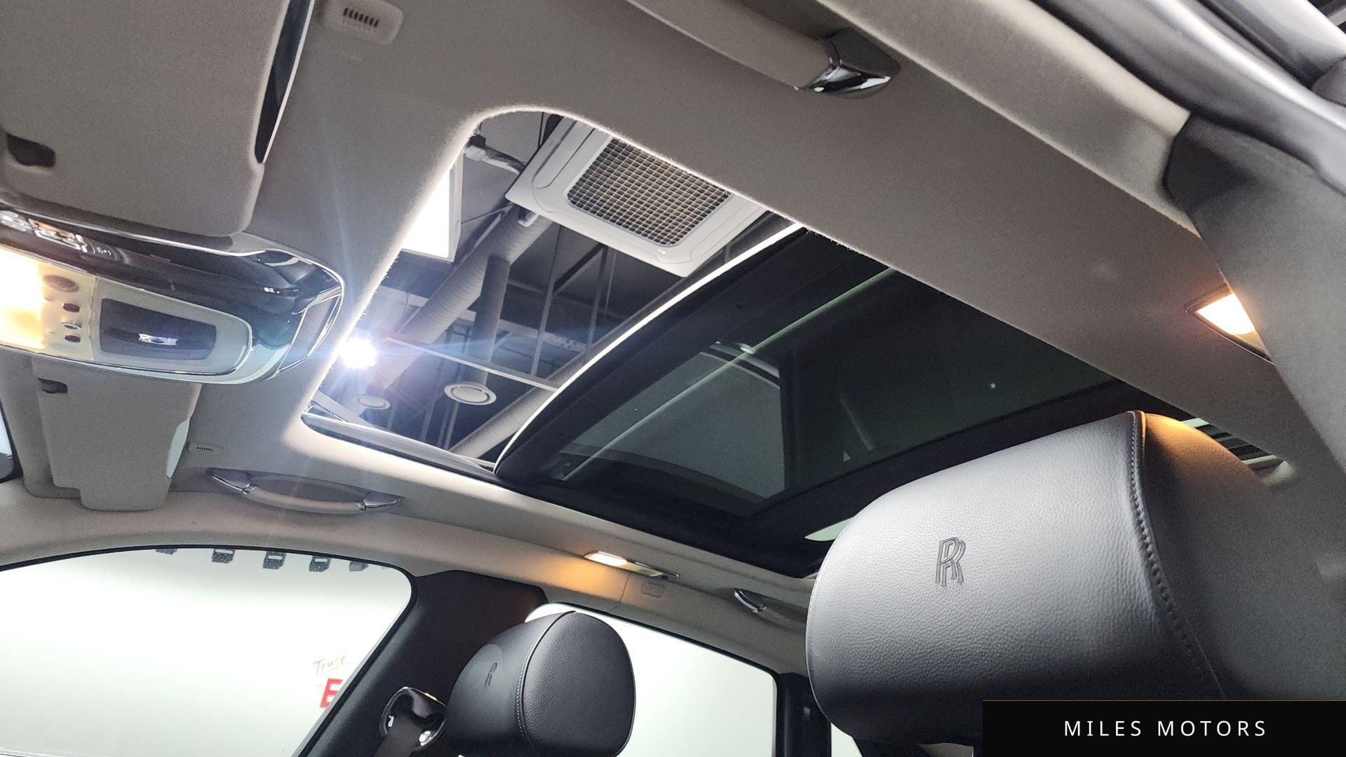 Rolls-Royce 고스트 2013 — миниатюра 18