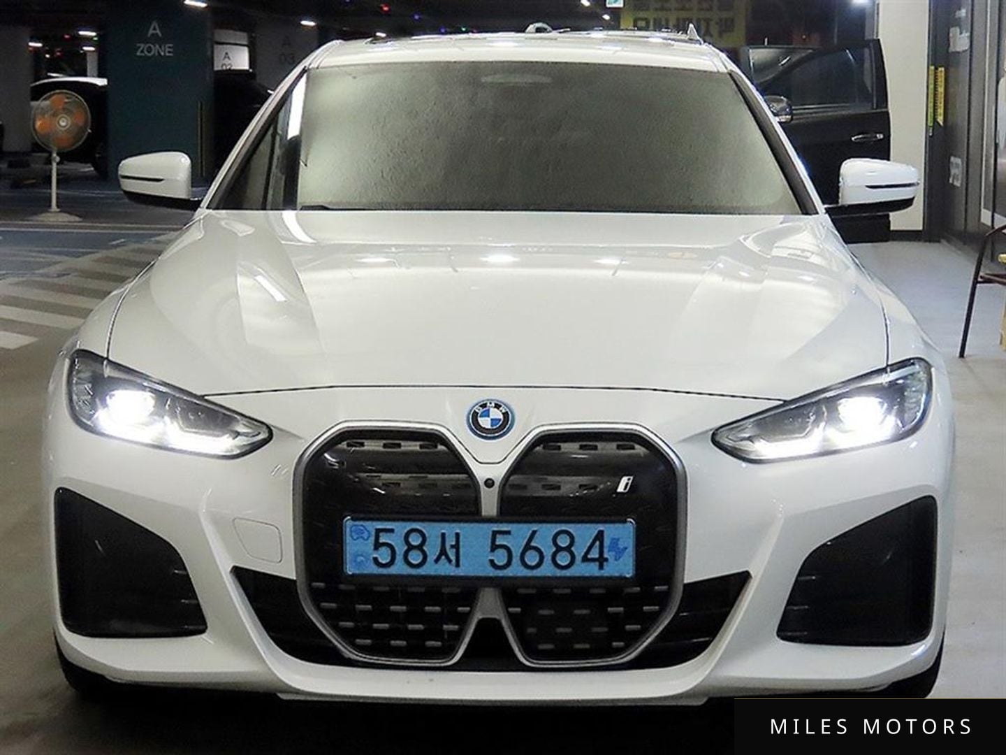 BMW i4 2022 — миниатюра 2