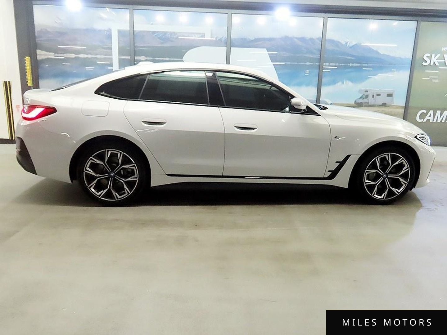 BMW i4 2022 — миниатюра 3