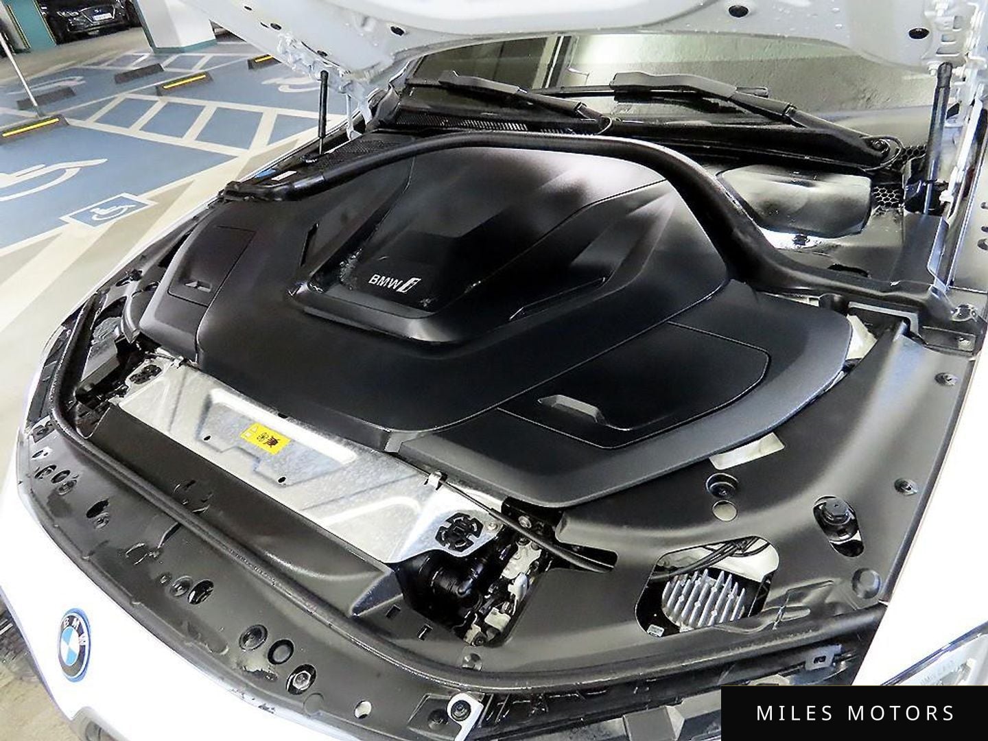 BMW i4 2022 — миниатюра 19