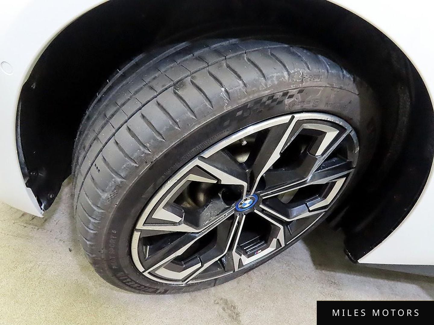 BMW i4 2022 — миниатюра 20