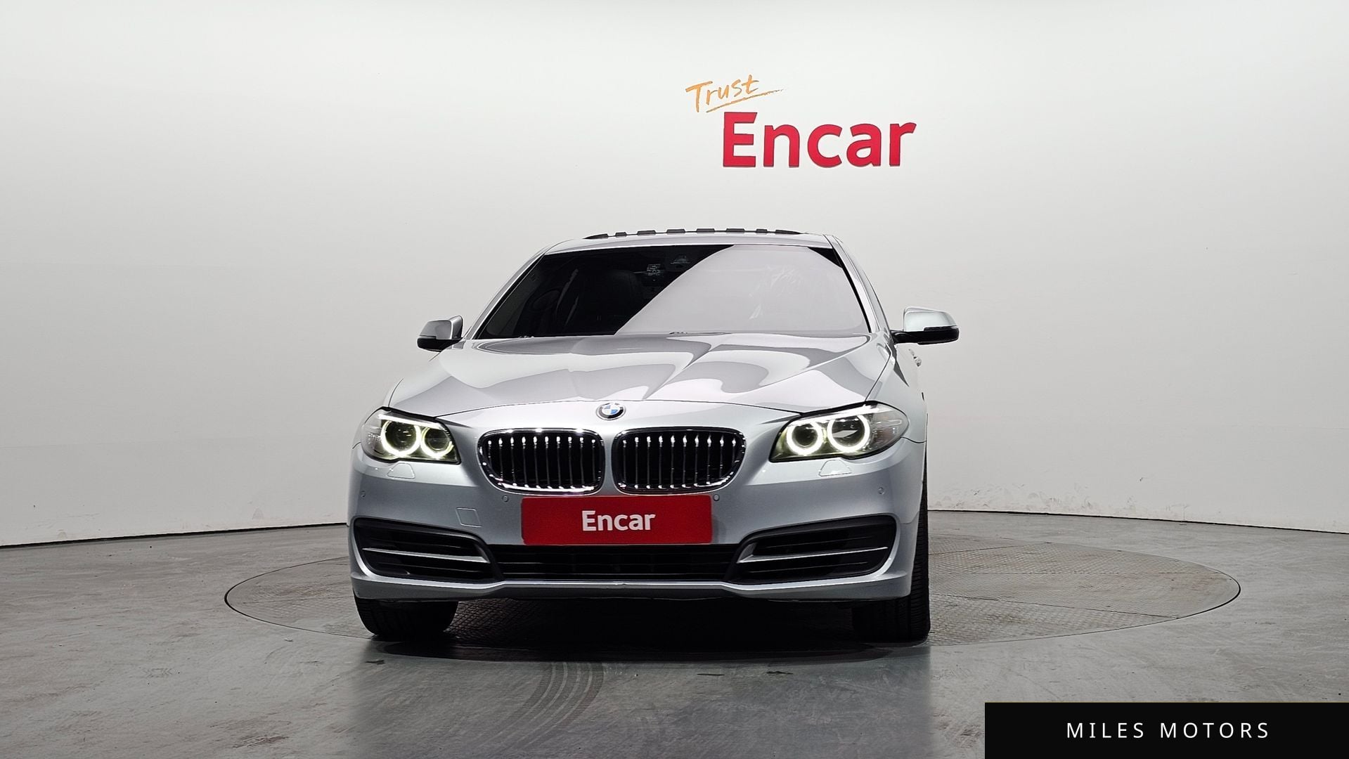 BMW 5 Series (F10) 2015 — миниатюра 3