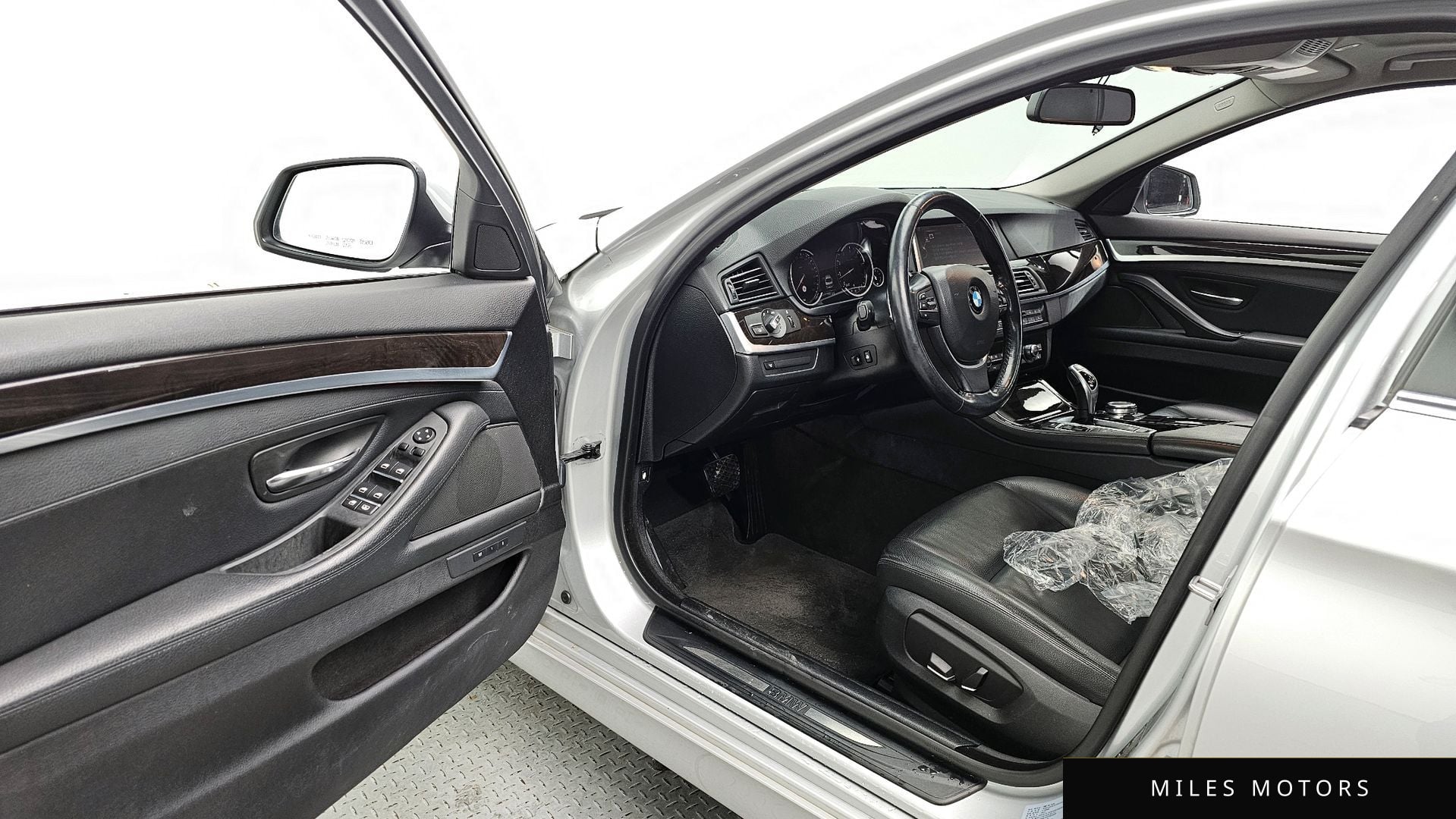 BMW 5 Series (F10) 2015 — миниатюра 10