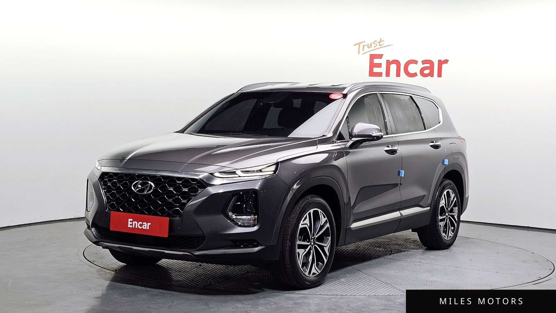 Hyundai Santafe 2019 — фото 1 из 12