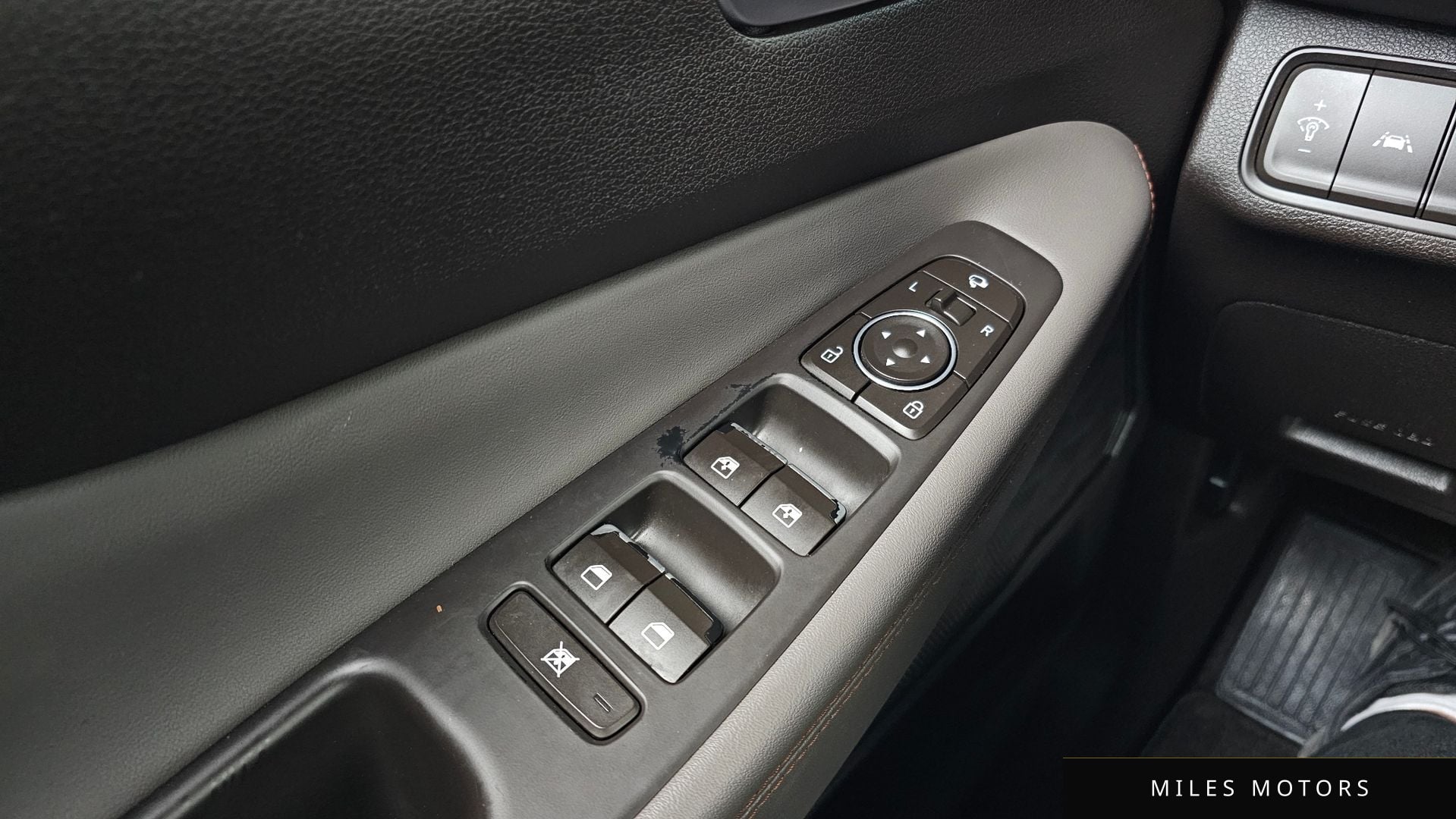 Hyundai Santafe 2019 — миниатюра 12