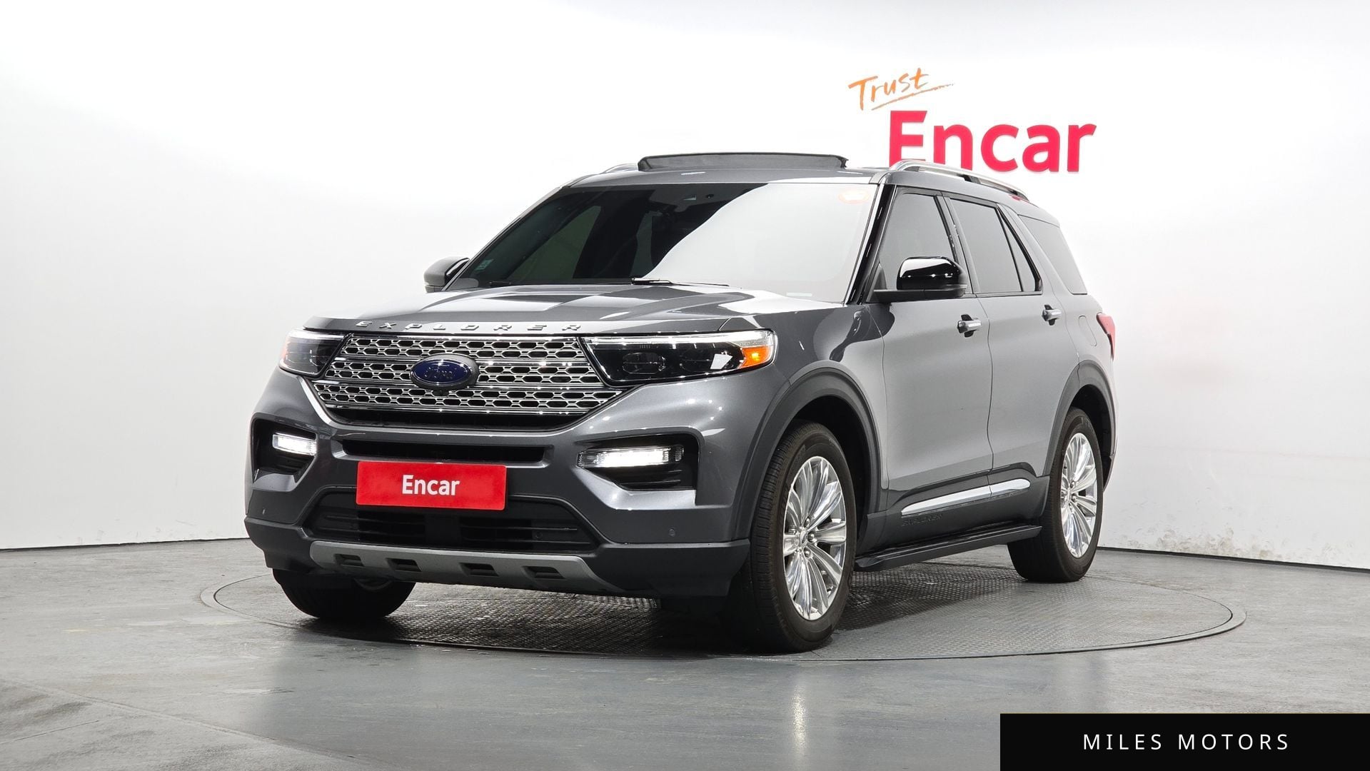 Ford Explorer 2021 — фото 1 из 12