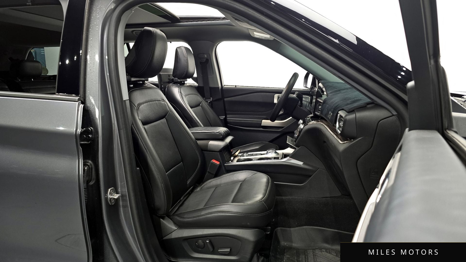 Ford Explorer 2021 — миниатюра 10