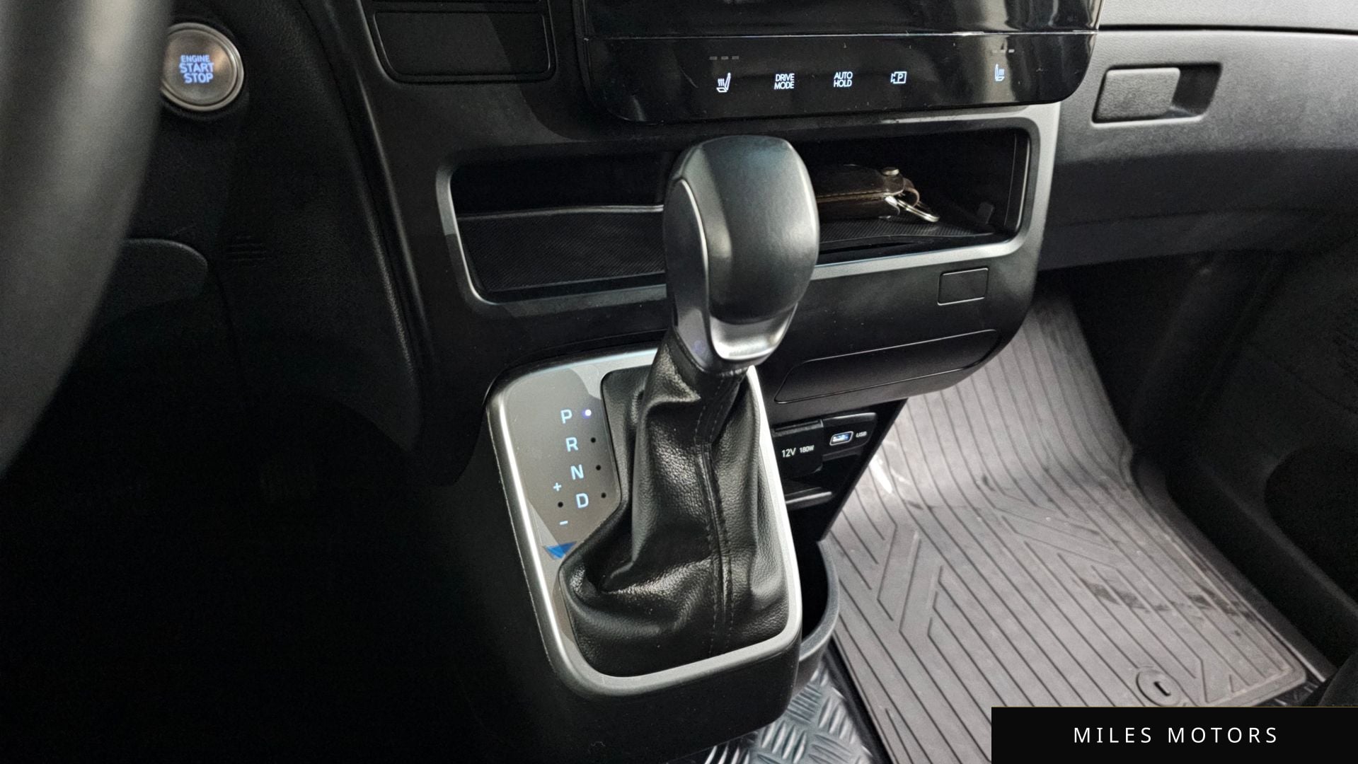 Hyundai Staria 2023 — миниатюра 9