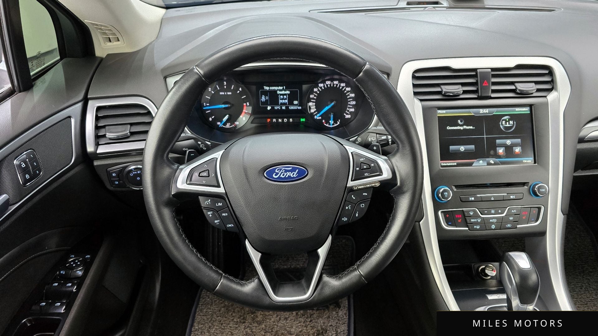 Ford Mondeo 2015 — миниатюра 14
