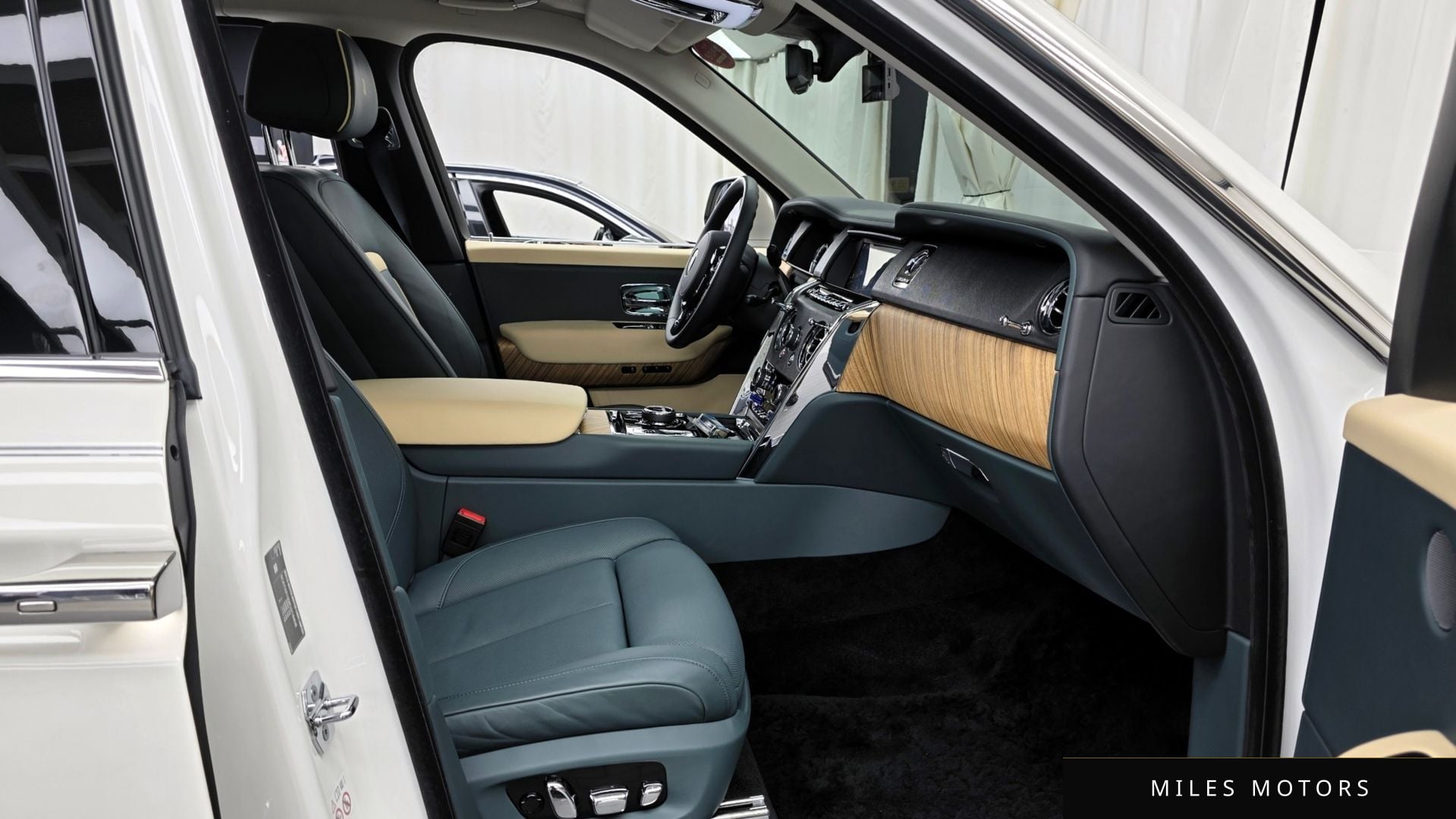 Rolls-Royce 컬리넌 2023 — миниатюра 11
