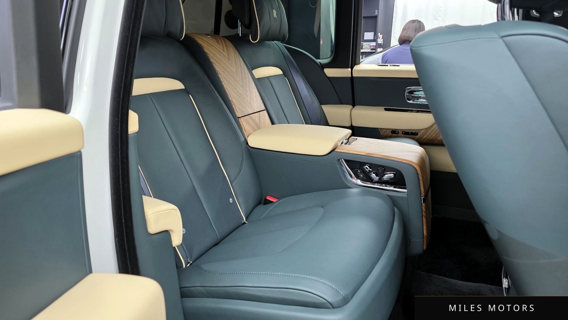 Rolls-Royce 컬리넌 2023 — миниатюра 12