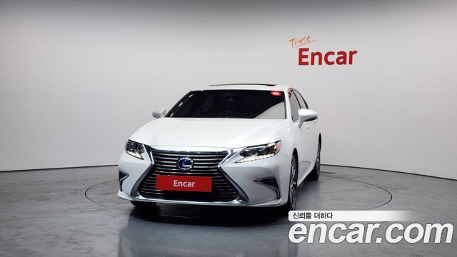 Лексус ES300h 2017 — миниатюра 3