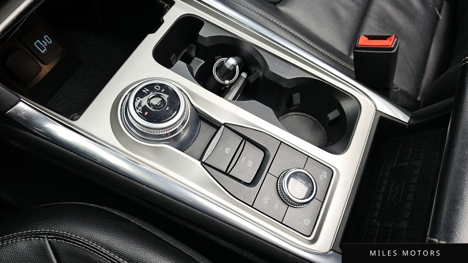 Ford Explorer 2022 — миниатюра 8
