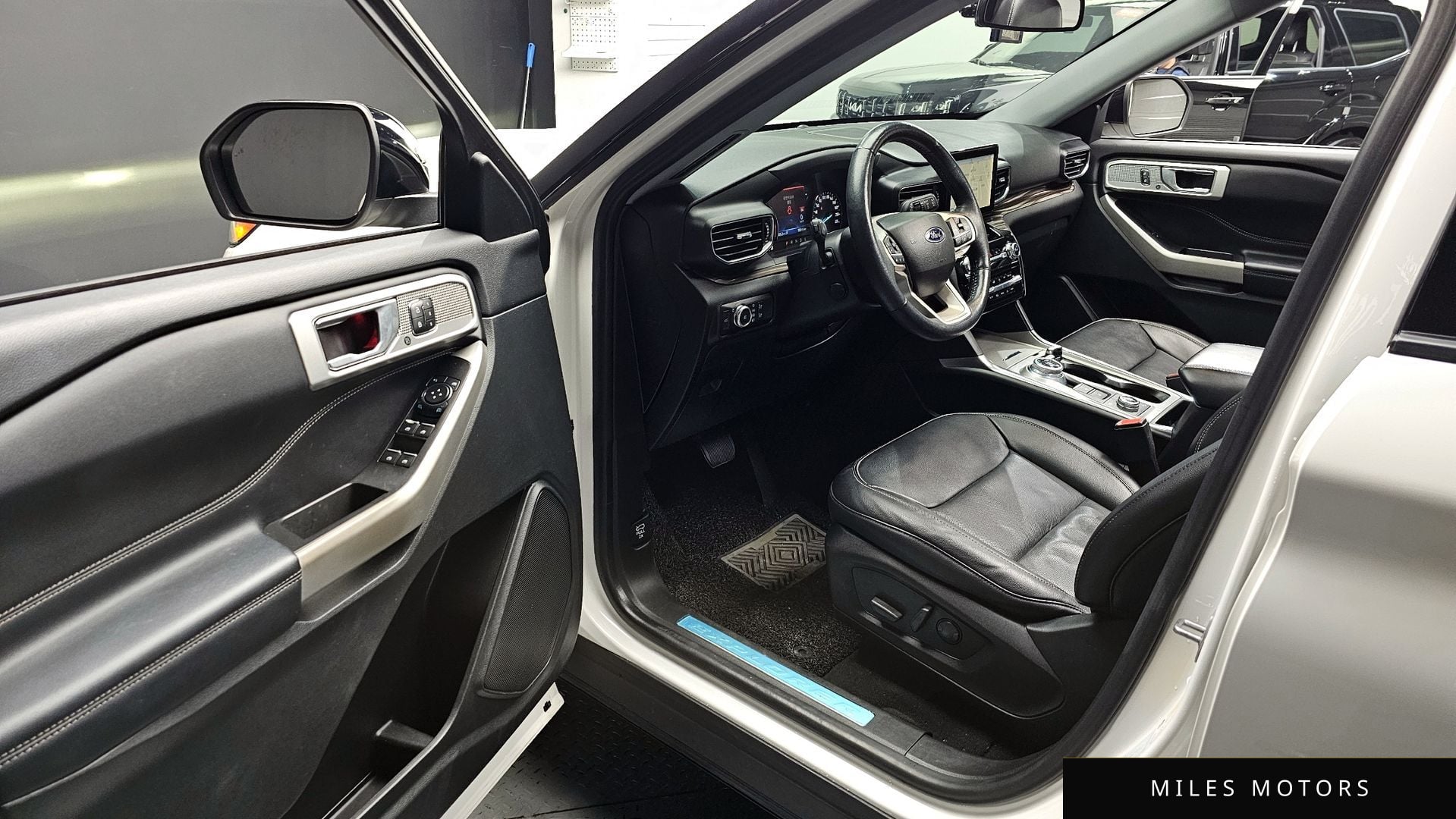 Ford Explorer 2022 — миниатюра 9