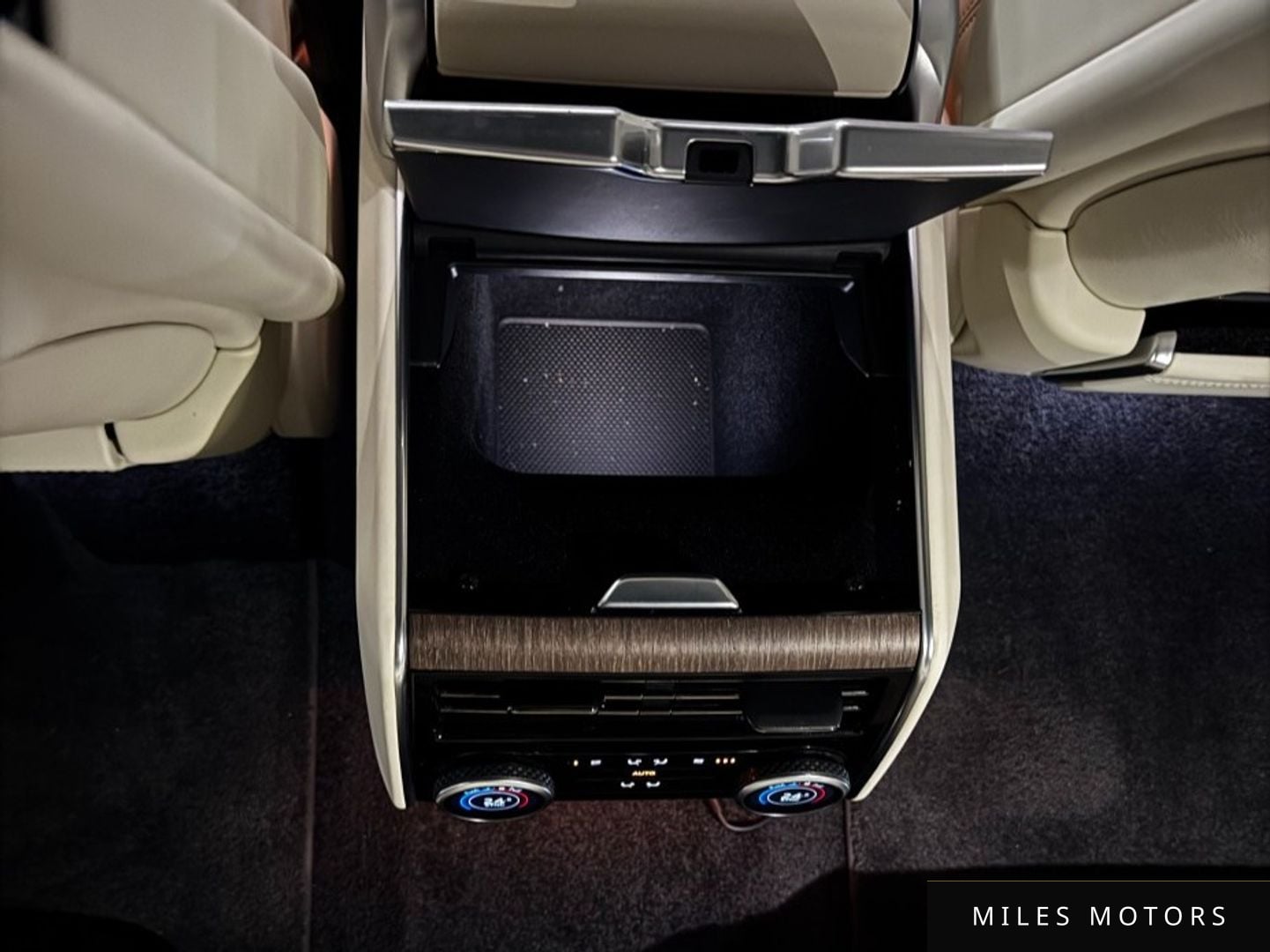 Land Rover 레인지로버 2023 — миниатюра 16