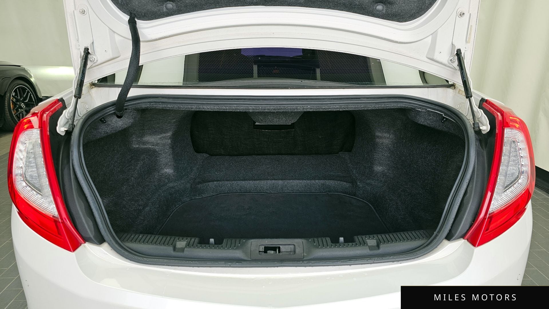 Lincoln MKS 2014 — миниатюра 20