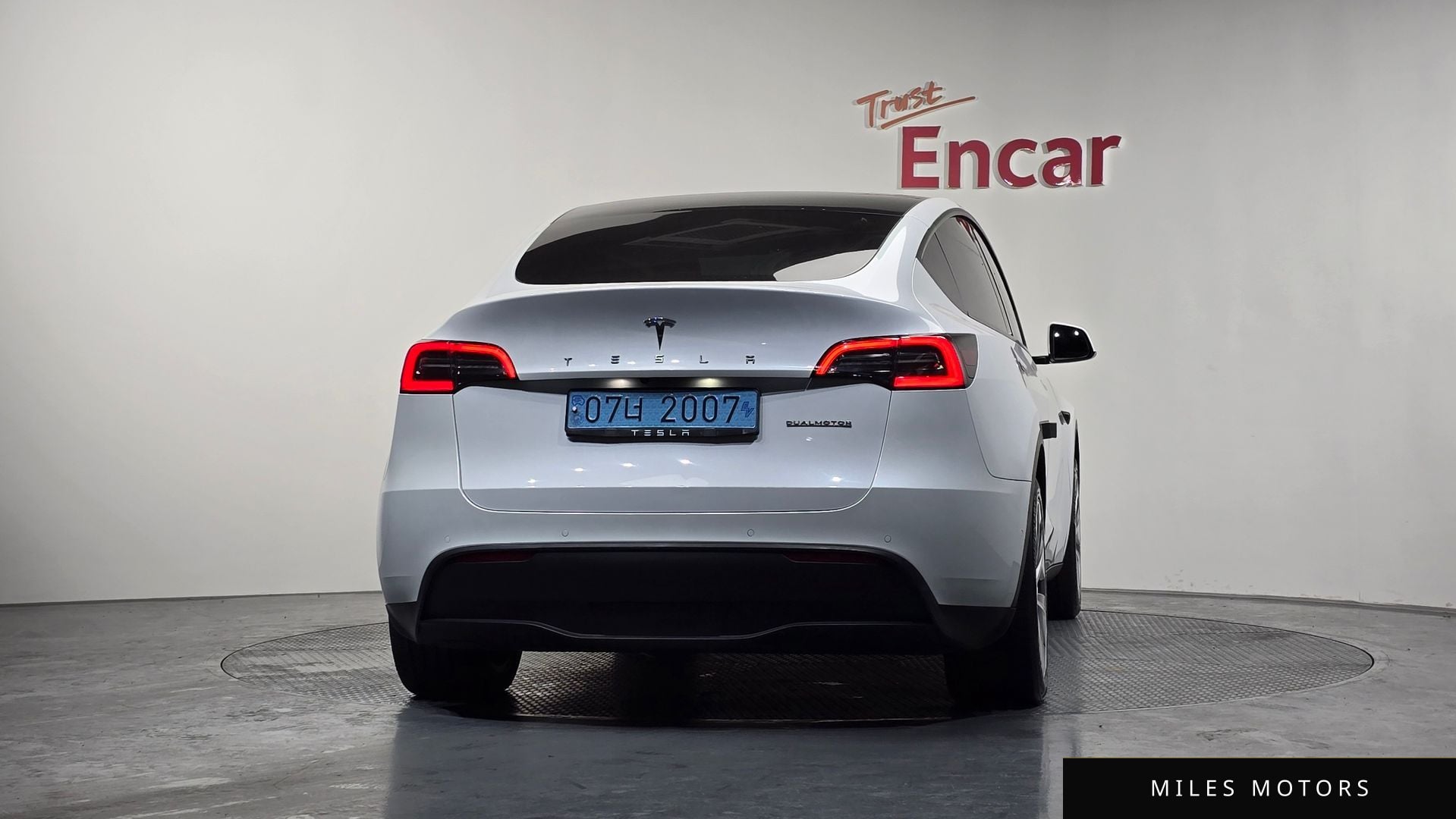 Tesla Model Y 2021 — миниатюра 4