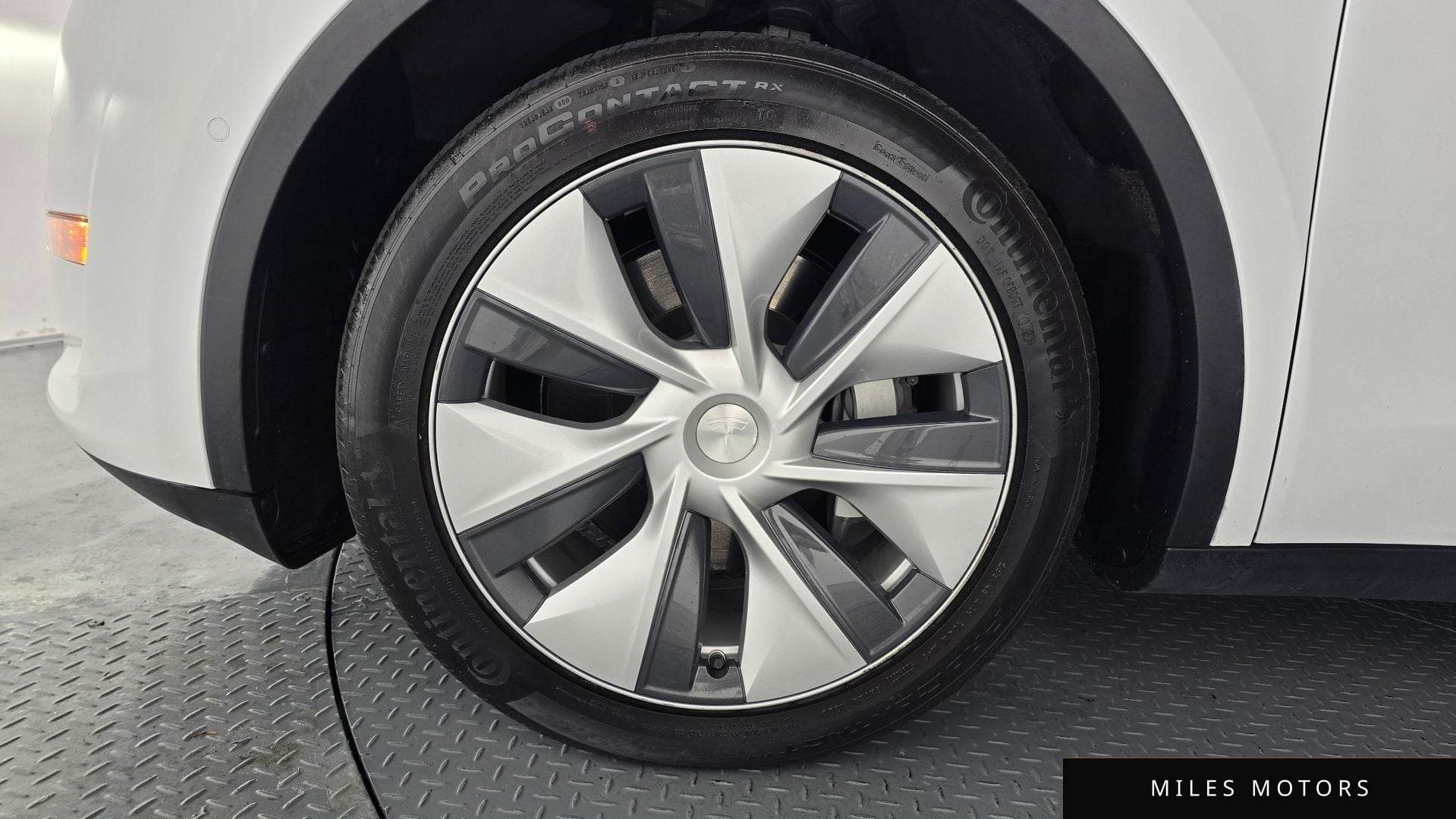 Tesla Model Y 2021 — миниатюра 5