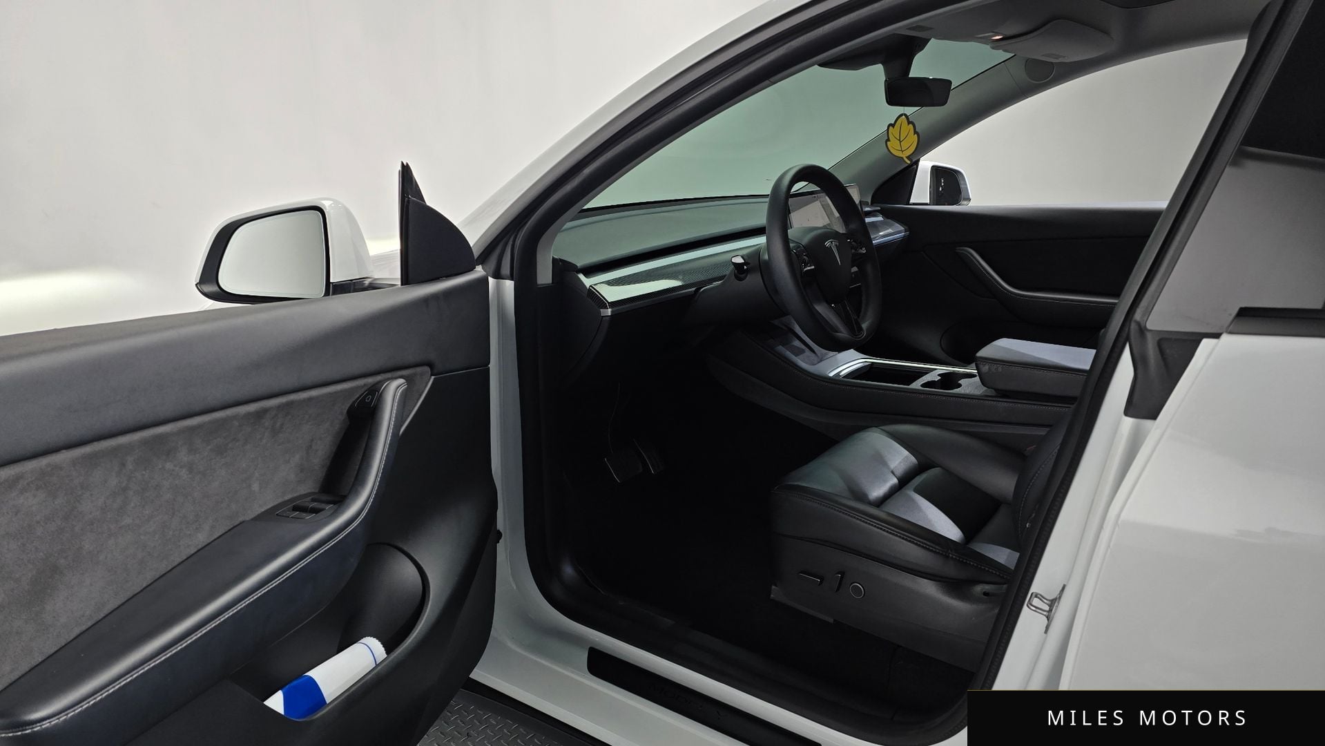 Tesla Model Y 2021 — миниатюра 10