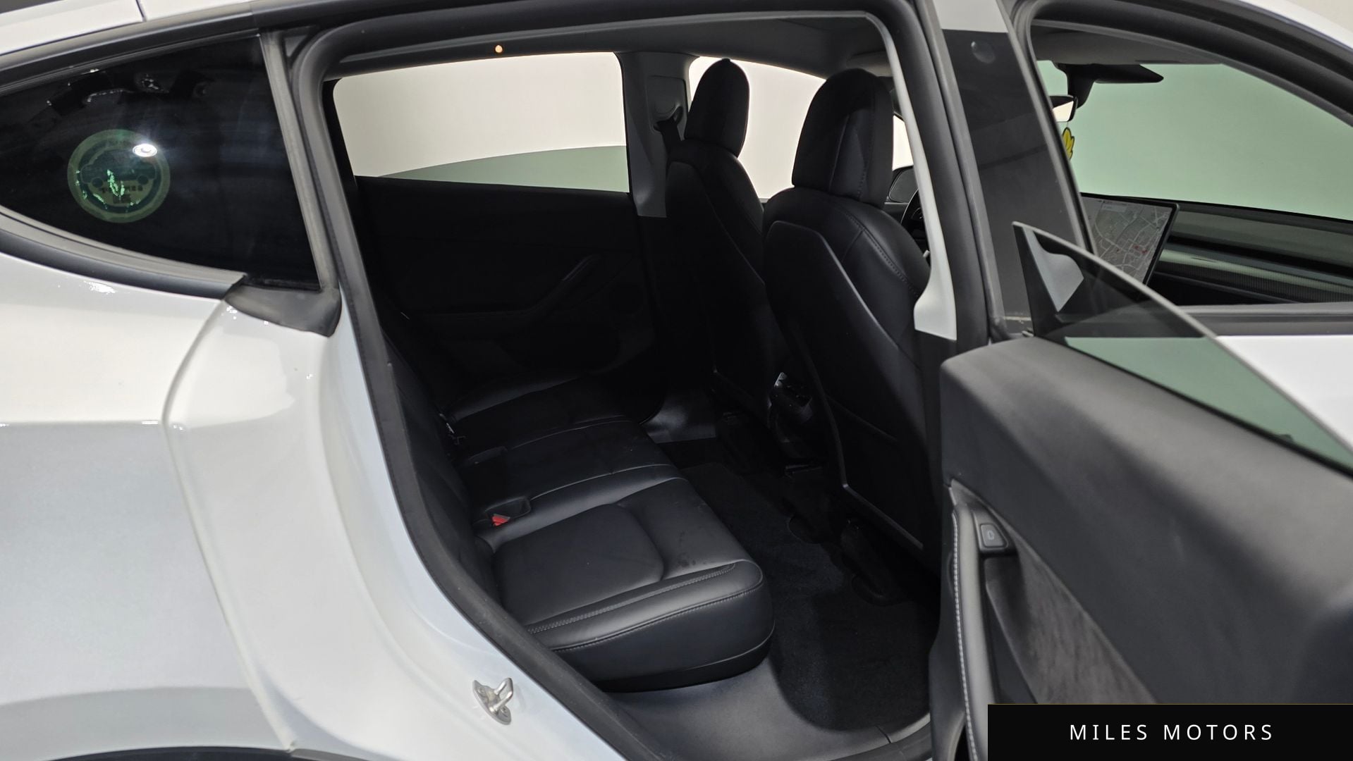 Tesla Model Y 2021 — миниатюра 12