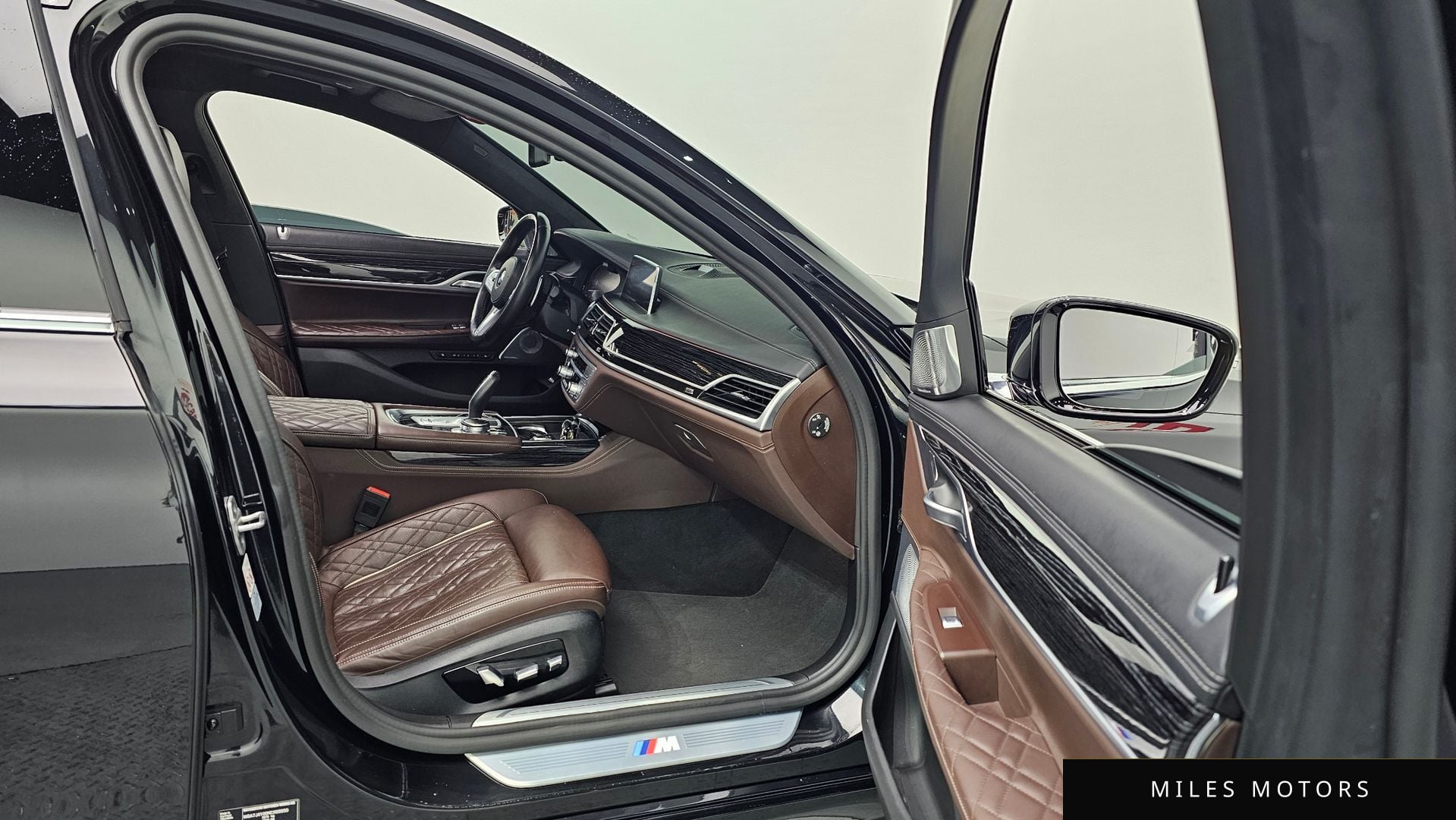 BMW 7 Series (G11) 2022 — миниатюра 10