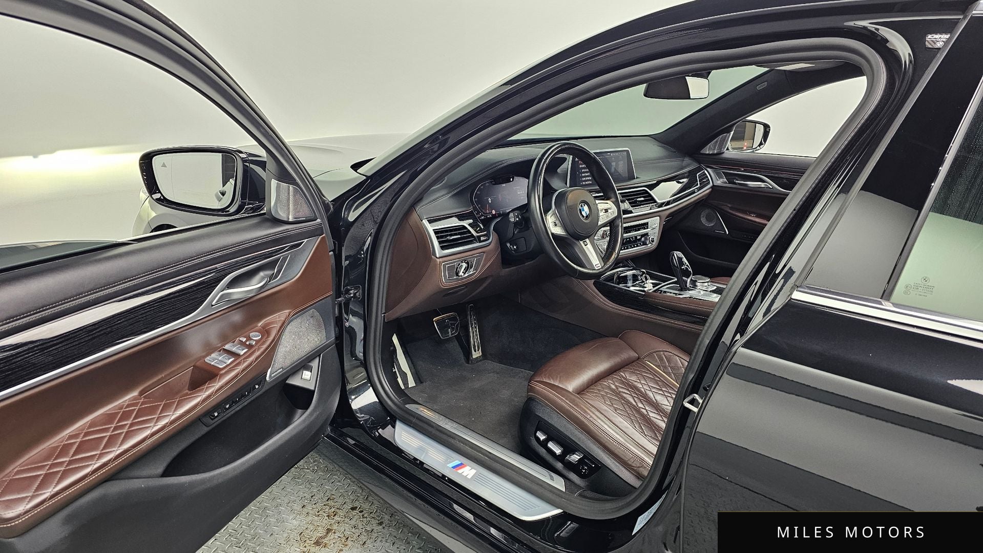 BMW 7 Series (G11) 2022 — миниатюра 11