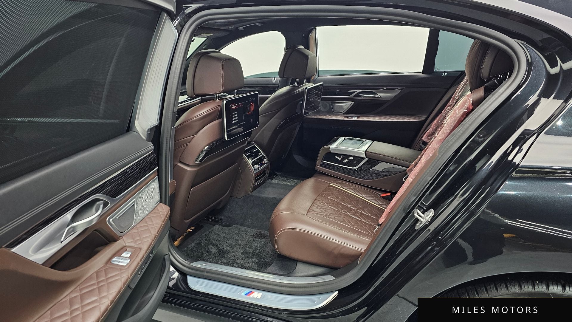 BMW 7 Series (G11) 2022 — миниатюра 12