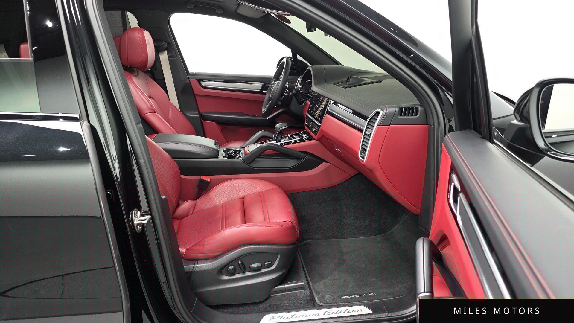 Porsche 카이엔 (PO536) 2023 — миниатюра 10