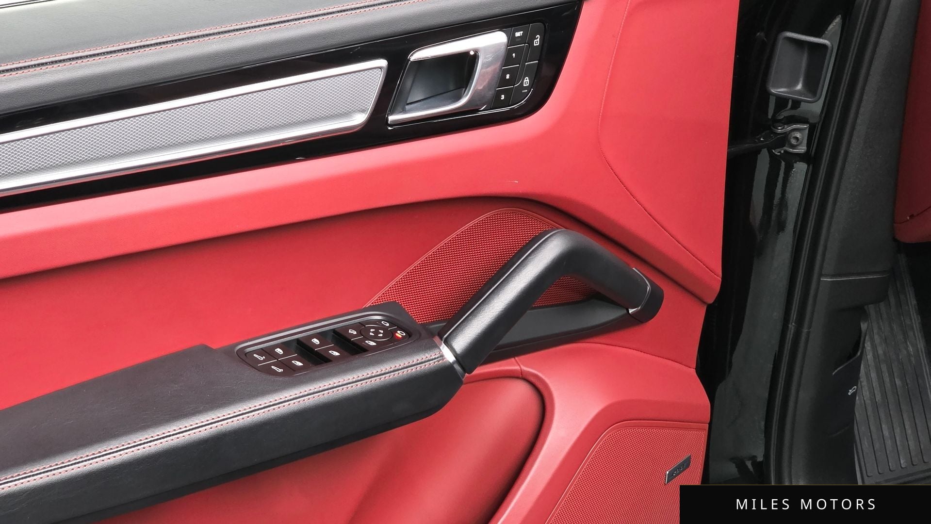 Porsche 카이엔 (PO536) 2023 — миниатюра 17