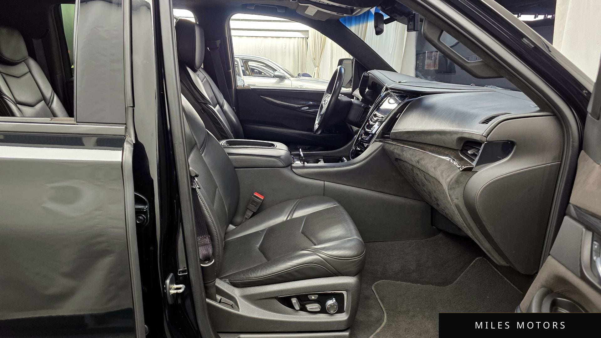 Cadillac 에스컬레이드 2015 — миниатюра 11