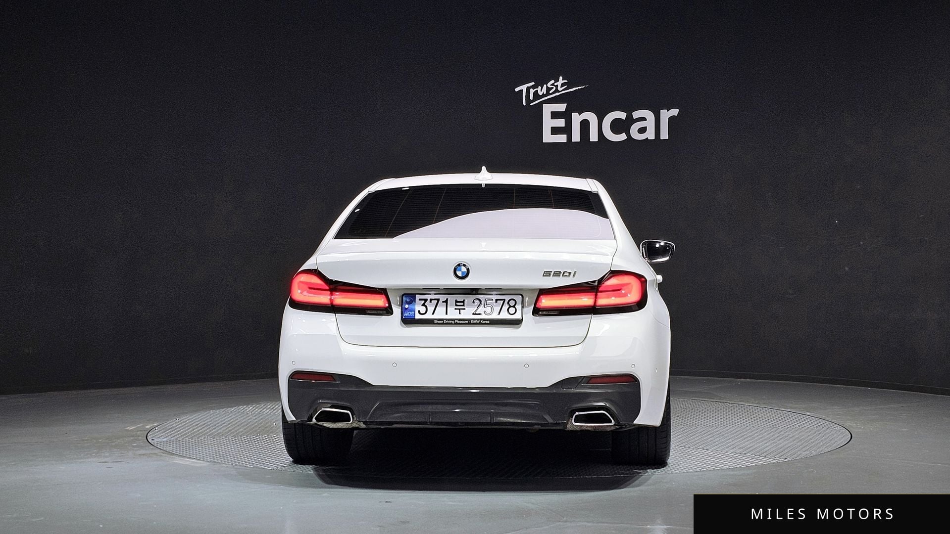 BMW 5 Series (G30) 2023 — миниатюра 4