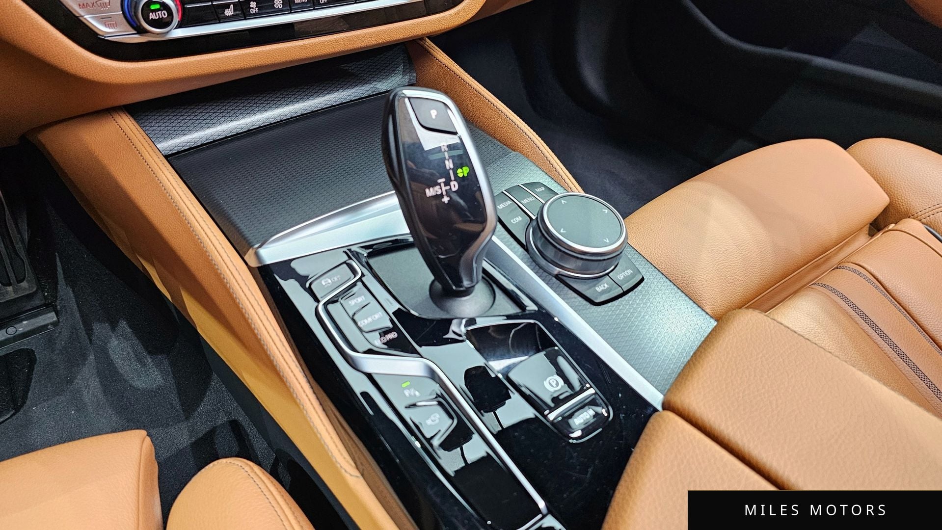 BMW 5 Series (G30) 2023 — миниатюра 9