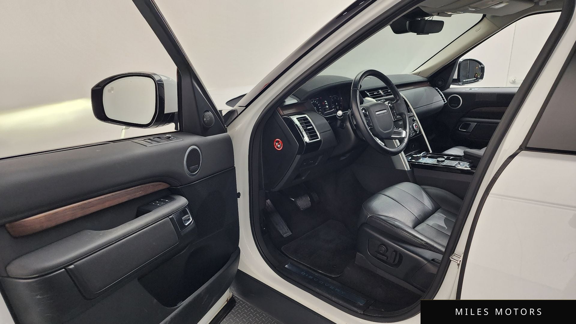 Land Rover Discovery 2020 — миниатюра 10