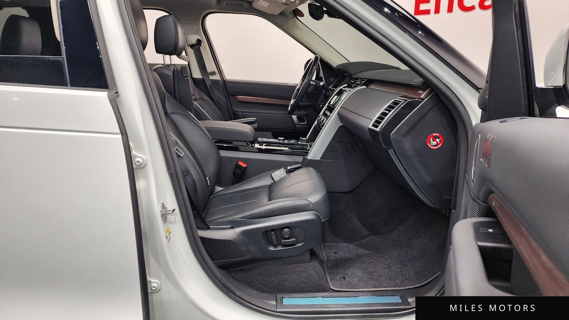 Land Rover Discovery 2020 — миниатюра 11