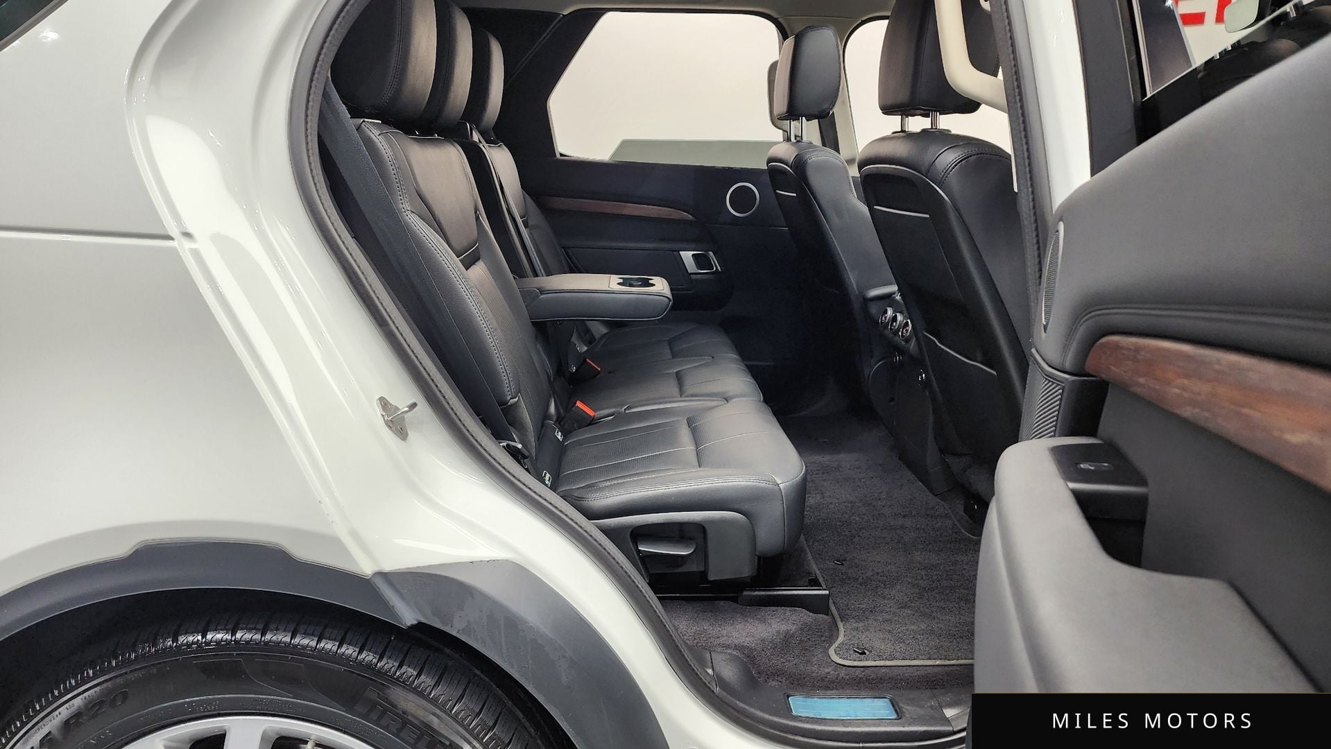 Land Rover Discovery 2020 — миниатюра 12