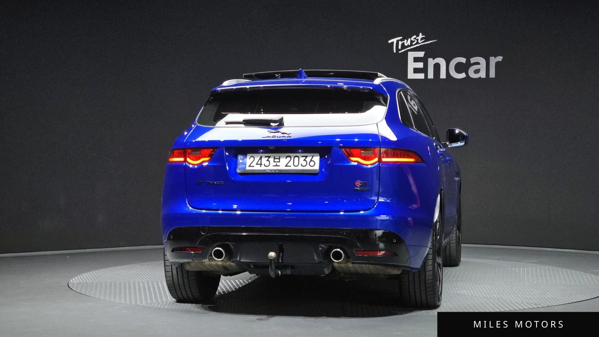 Jaguar F-PACE 2017 — миниатюра 4