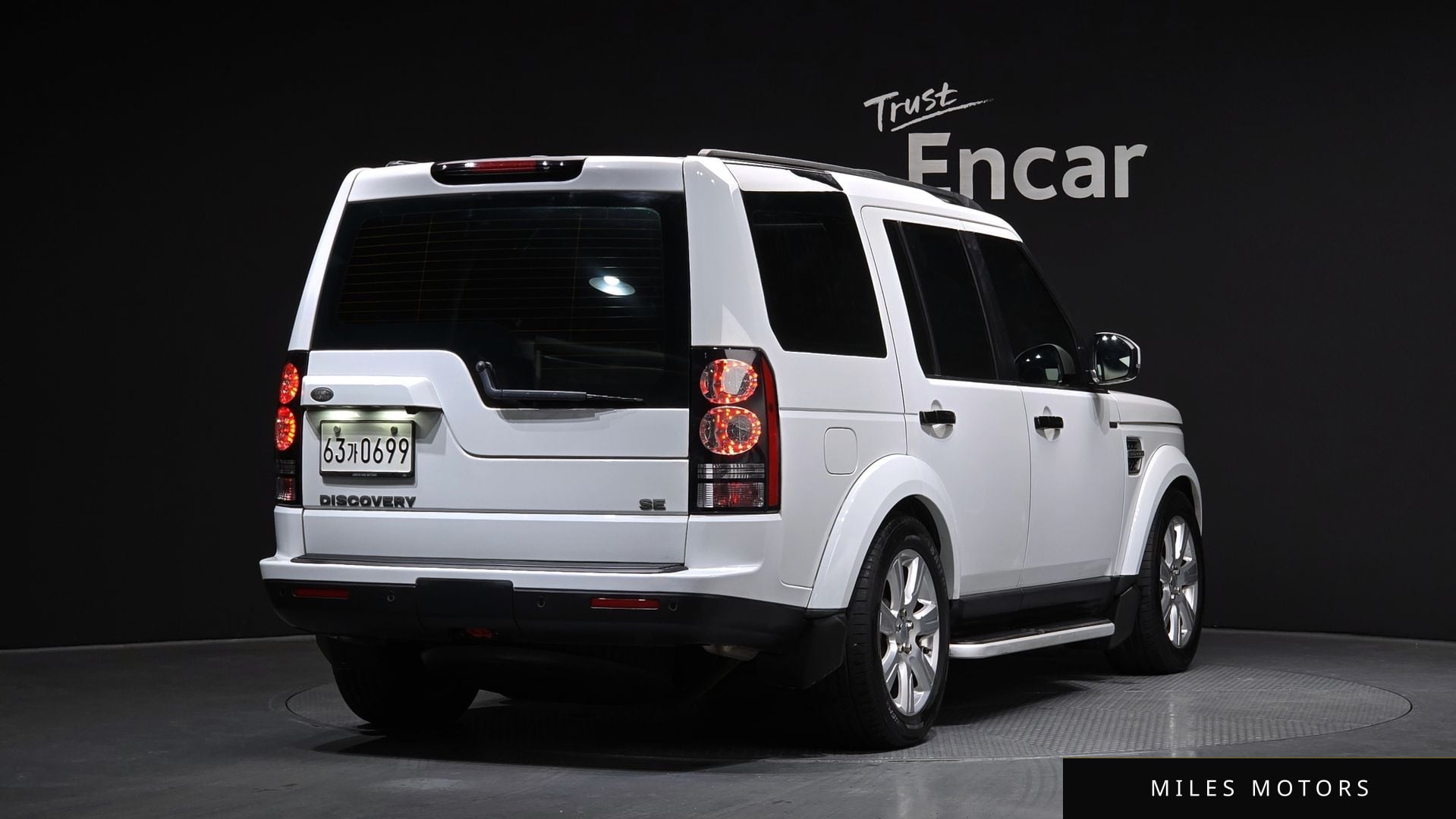 Land Rover Discovery 2016 — миниатюра 2