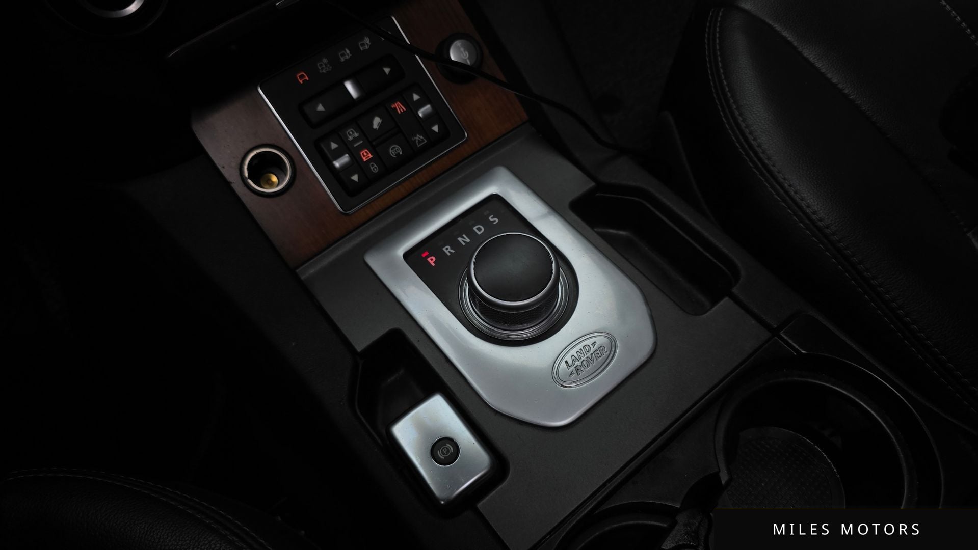 Land Rover Discovery 2016 — миниатюра 9