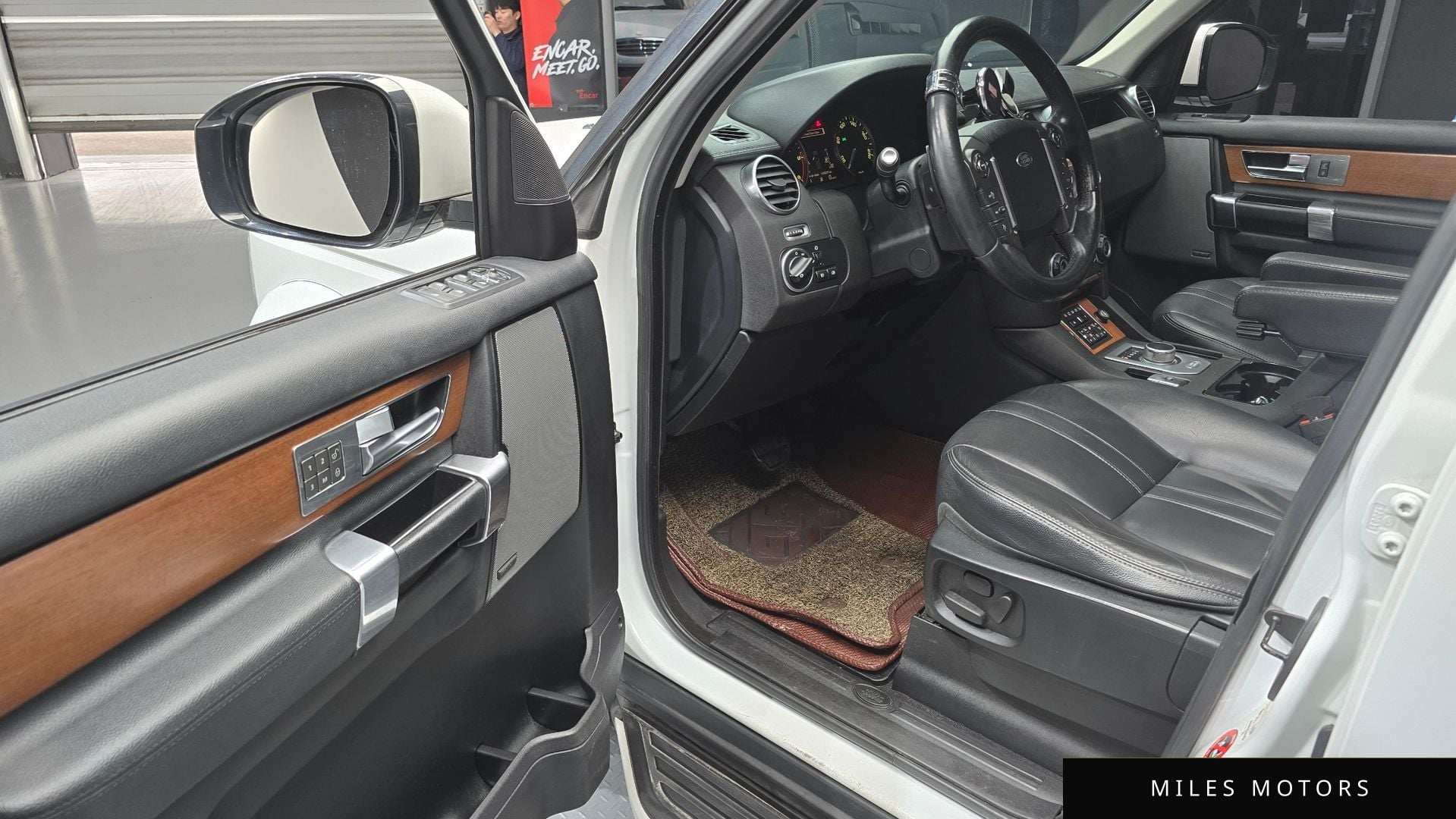 Land Rover Discovery 2016 — миниатюра 11
