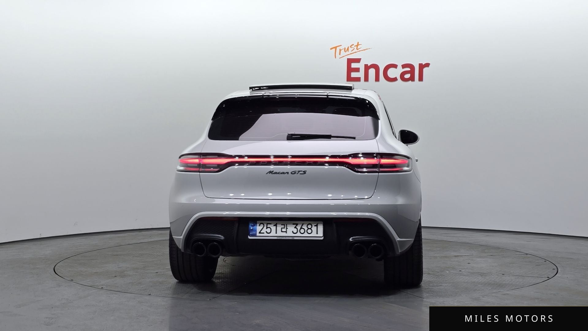 Porsche Macan 2022 — миниатюра 4