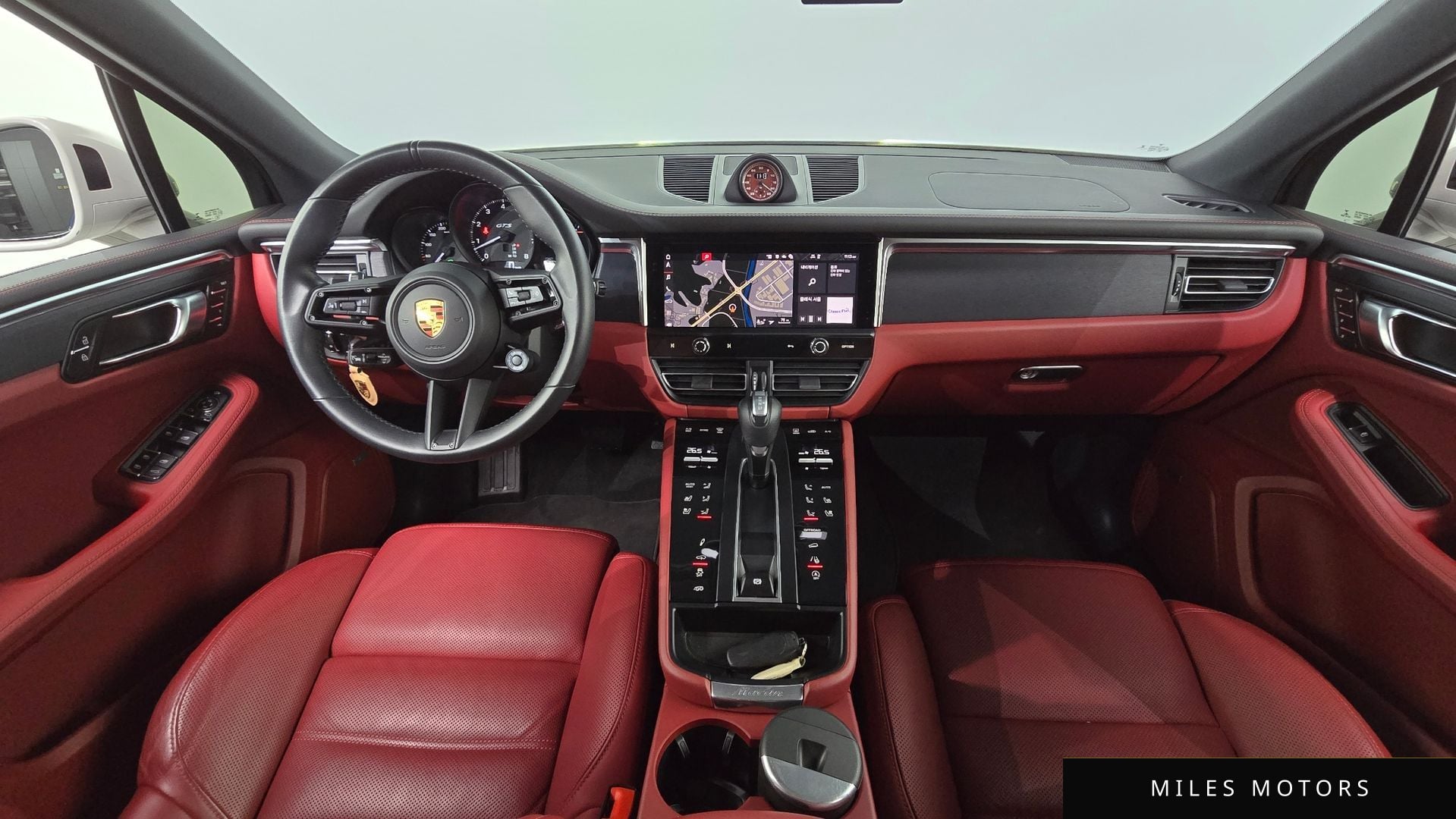 Porsche Macan 2022 — миниатюра 7