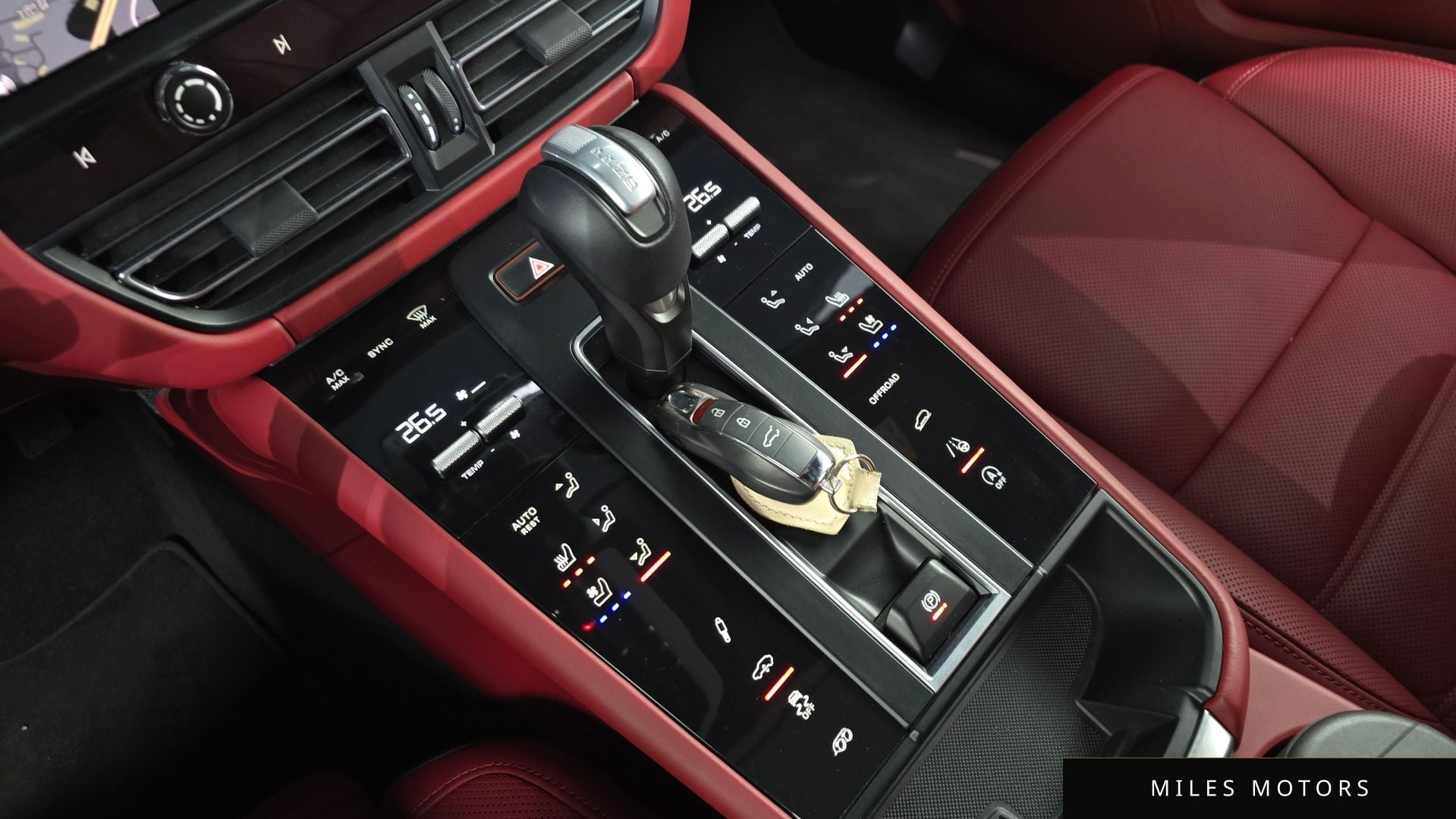Porsche Macan 2022 — миниатюра 9